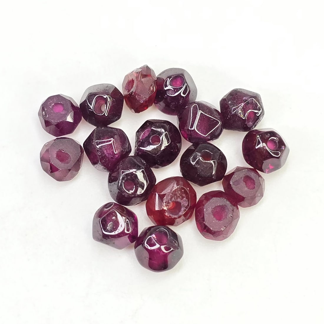 9.20 Ct Natural Red Garnet Round Loose Beads: Gemstones: Natural Red Garnet /Carat Weights: 9.20 ct /Size or Dimensions: 4 mm Approx
