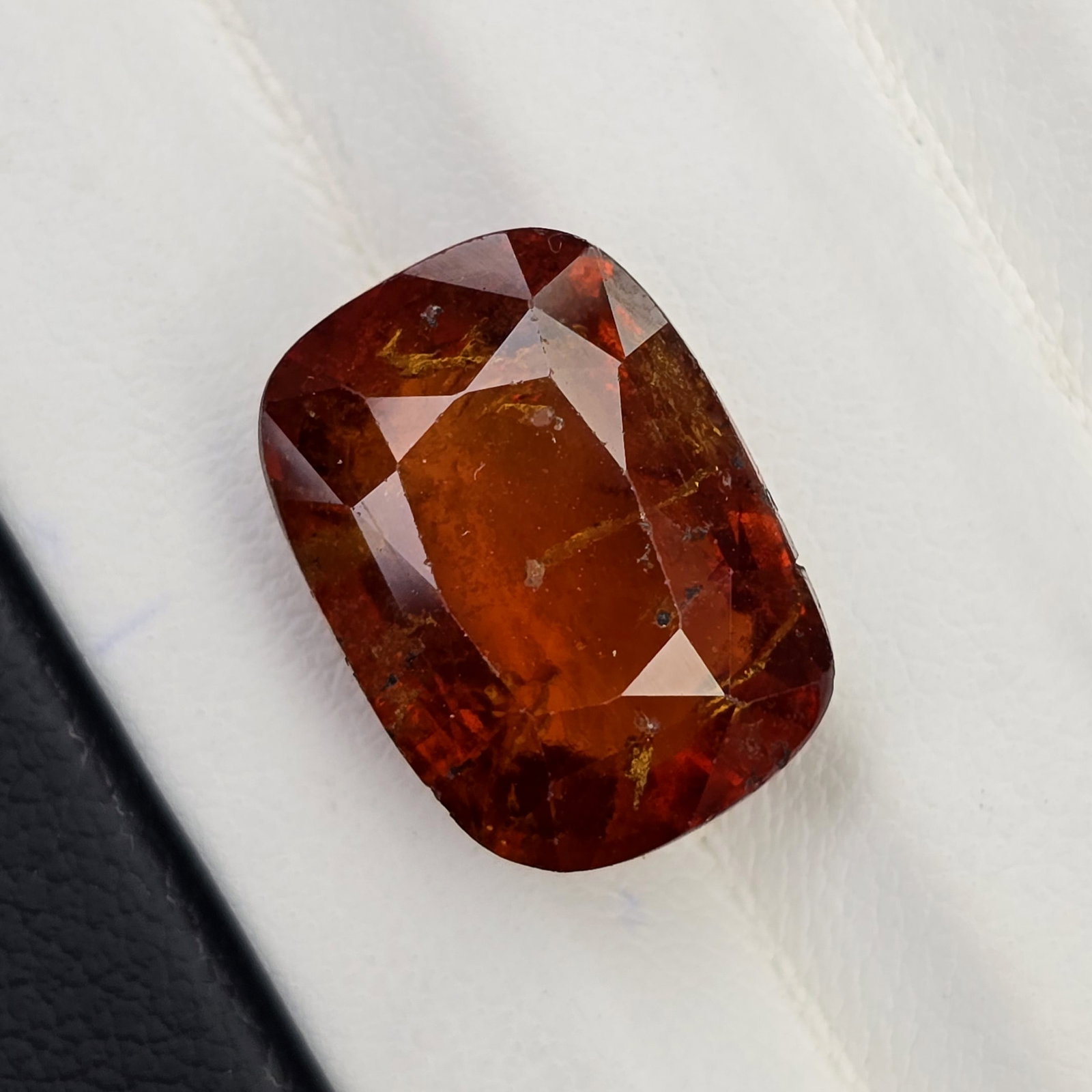11.80 Ct Natural Hessonite Garnet: Gemstones: Natural Hessonite Garnet /Carat Weights: 11.80 ct /Size or Dimensions: 14.60 X 10.40 X 7.70 mm /Treatment: None