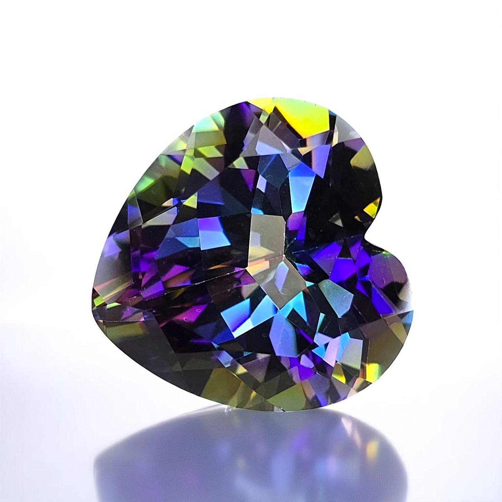 51.79 ct "Top Qulaity" Natural Rainbow Mystic Quartz: Gemstones: Natural Mystic Quartz /Carat Weights: 51.79 ct /Size or Dimensions: 26.10 X 26 X 14.30 mm /Treatment: Coated