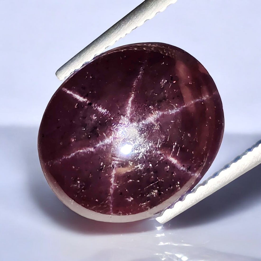 4.73 Ct Unheated Natural Star Garnet: Gemstones: Natural Star Garnet /Carat Weights: 4.73 ct /Size or Dimensions: 10.15 X 8.80 X 4.87 mm /Treatment: None