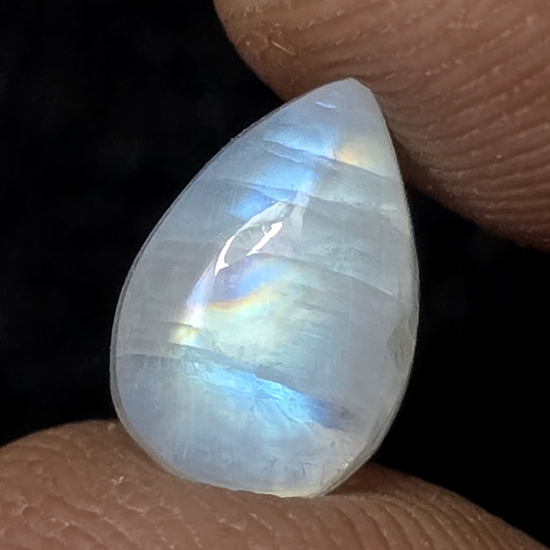 2.23 Ct "Top Quality" Natural Royal Blue Moonstone: Gemstones: Natural Blue Moonstone /Carat Weights: 2.23 Ct /Size or Dimensions: 9.20 X 6.40 X 5 mm