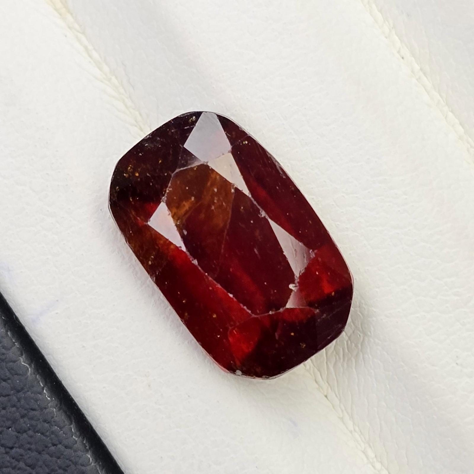 7.39 Ct Natural Hessonite Garnet: Gemstones: Natural Hessonite Garnet /Carat Weights: 7.39 ct /Size or Dimensions: 13.80 X 8.60 X 6.60 mm /Treatment: None