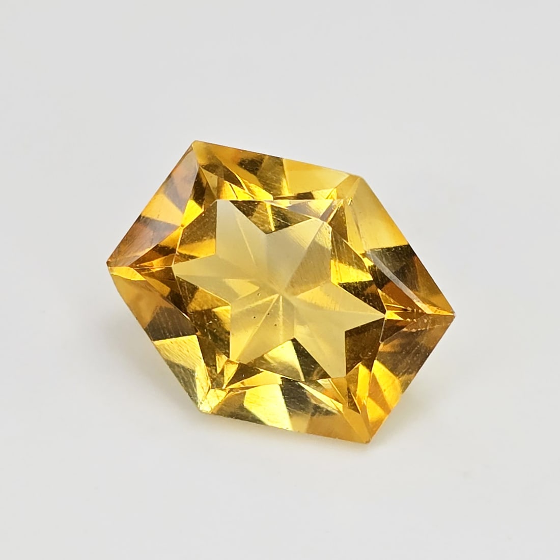 4.86 Ct "AAA Grade" Natural Citrine: Gemstones: Natural Citrine /Carat Weights: 4.86 Ct /Size or Dimensions: 12 X 10.70 X 7 mm