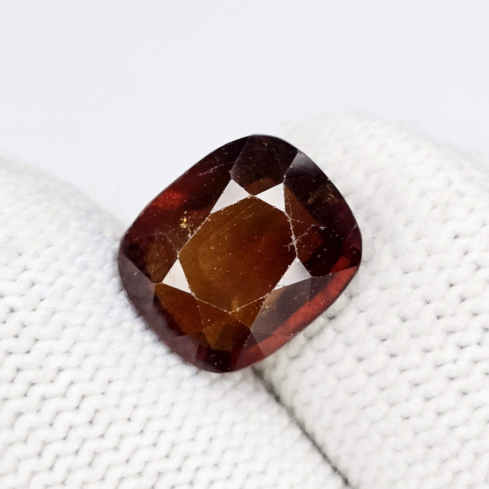 8.58 Ct Natural Hessonite Garnet: Gemstones: Natural Hessonite Garnet /Carat Weights: 8.58 ct /Size or Dimensions: 12.66 X 10.78 X 6.36 mm /Treatment: None