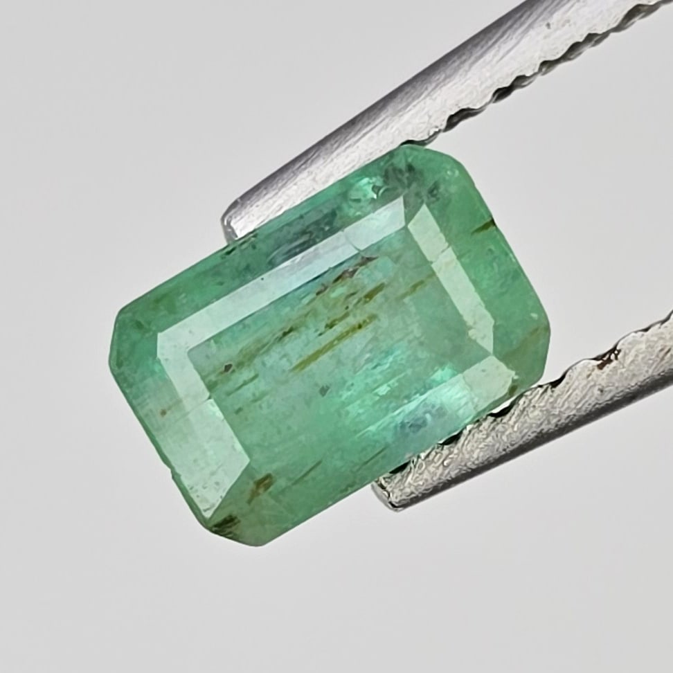 0.71 ct Natural Zambian Emerald: Gemstones: Natural Emerald / Carat Weights: 0.71 ct / Size or Dimensions: 5.80 X 4 X 3.90 mm Approx / Treatment : Colorless Oil