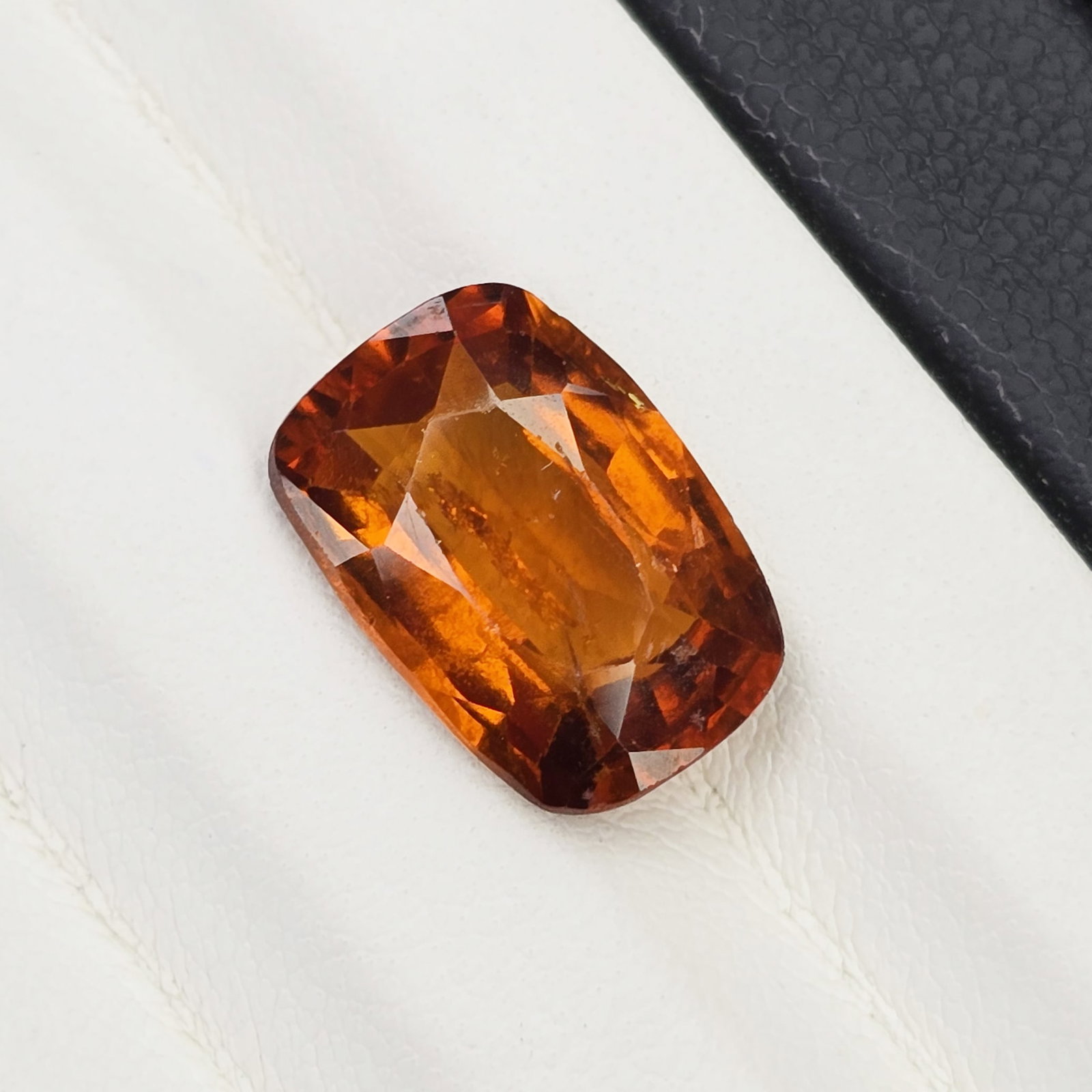 5.28 Ct Natural Hessonite Garnet: Gemstones: Natural Hessonite Garnet /Carat Weights: 5.28 ct /Size or Dimensions: 13 X 8.90 X 5.20 mm /Treatment: None