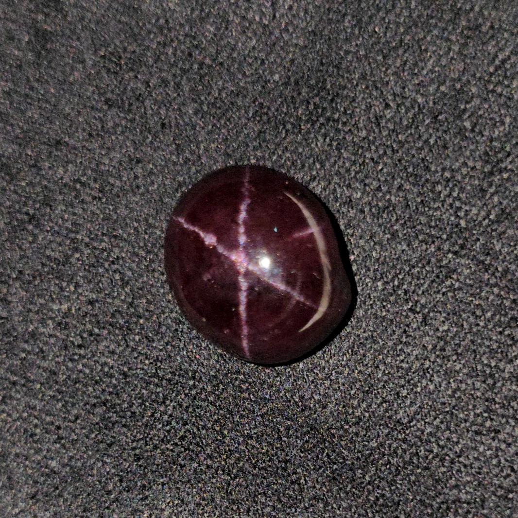 9.29 Ct Unheated Natural Star Garnet: Gemstones: Natural Star Garnet /Carat Weights: 9.29 ct /Size or Dimensions: 12.20 X 10.50 X 6.20 mm /Treatment: None