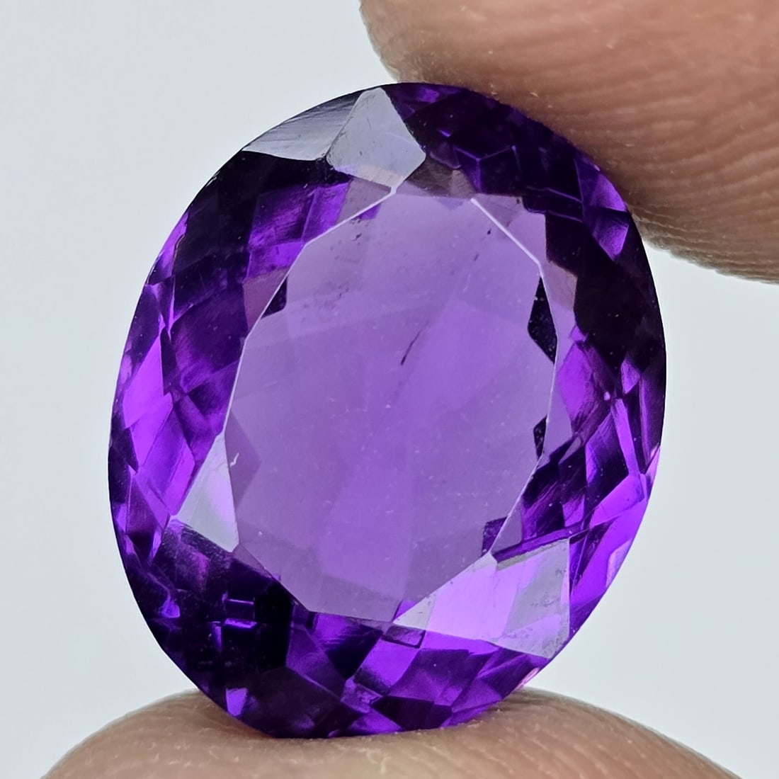 6.15 ct "Top Quality" Natural Deep Purple African Amethyst: Gemstones: Natural African Amethyst /Carat Weights: 6.15 ct /Size or Dimensions: 13.30 X 10.80 X 6.70 mm /Origin : Africa