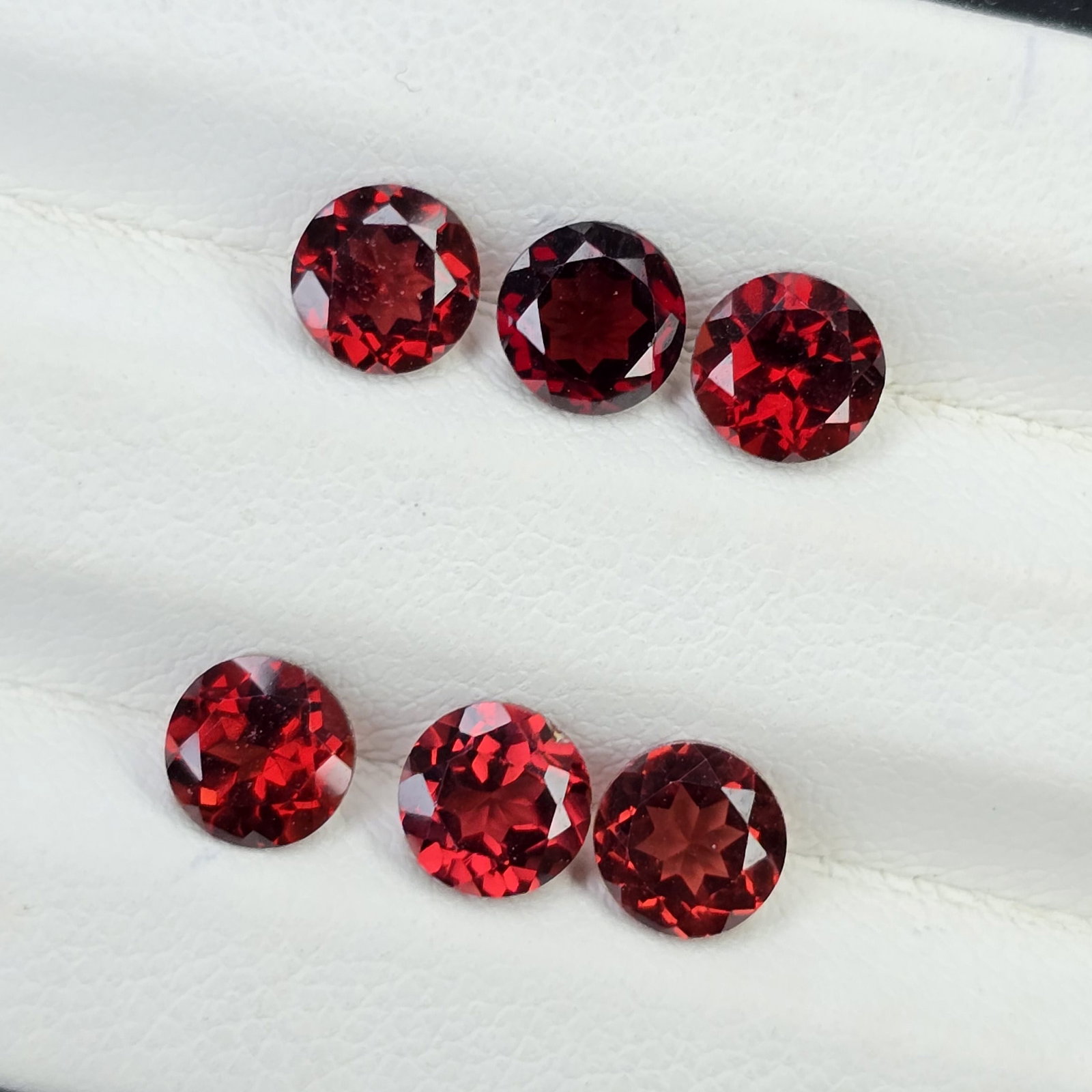 4.75 Ct Natural Red Garnet Round Set (1 of 2)