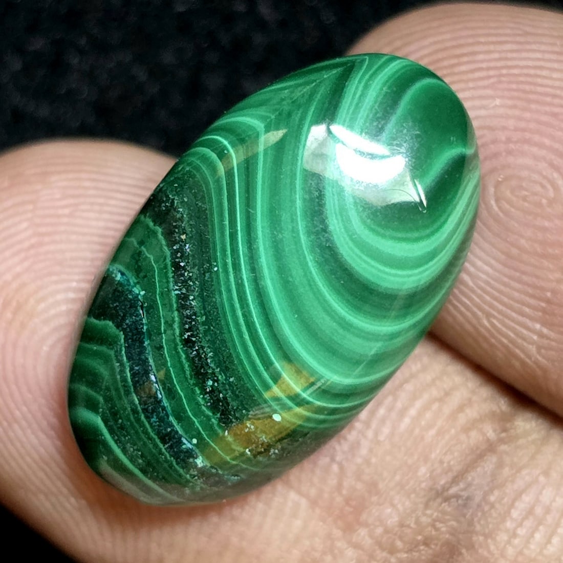 17.12 Ct Natural Malachite: Gemstones: Natural Malachite /Carat Weights: 17.12 ct /Size or Dimensions: 21 X 12 X 6 mm Approx