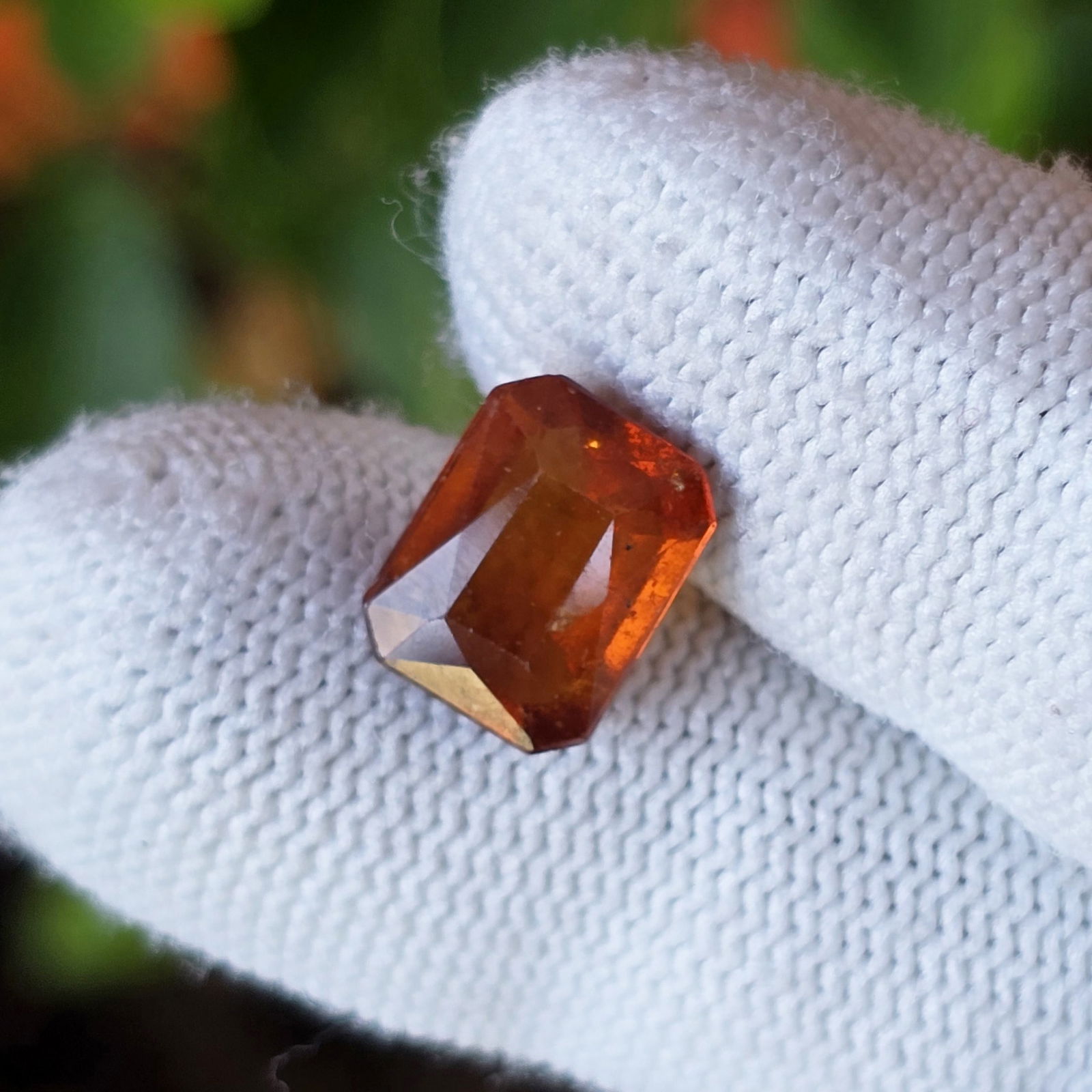 5.78 Ct Natural Hessonite Garnet: Gemstones: Natural Hessonite Garnet /Carat Weights: 5.78 ct /Size or Dimensions: 11.60 X 9.11 X 5.34 mm /Treatment: None