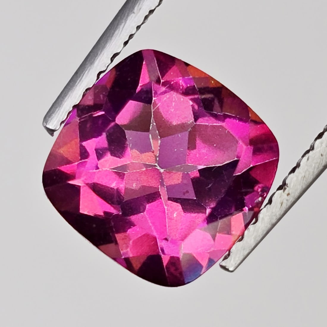 2.10 ct Natural Fantabulous Mystic Quartz: Gemstones: Natural Mystic Quartz /Carat Weights: 2.10 ct /Size or Dimensions: 8 X 8 mm /Treatment: Coated