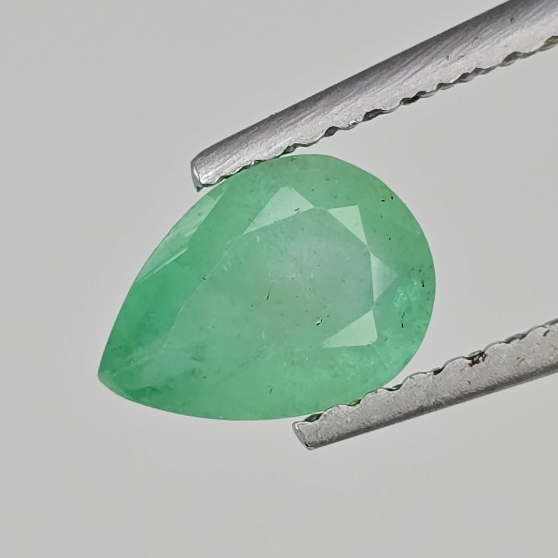 0.78 ct Natural Zambian Emerald Pear: Gemstones: Natural Emerald /Carat Weights: 0.78 ct /Size or Dimensions: 7 X 5 X 3.60 mm Approx /Treatment : Colorless Oil