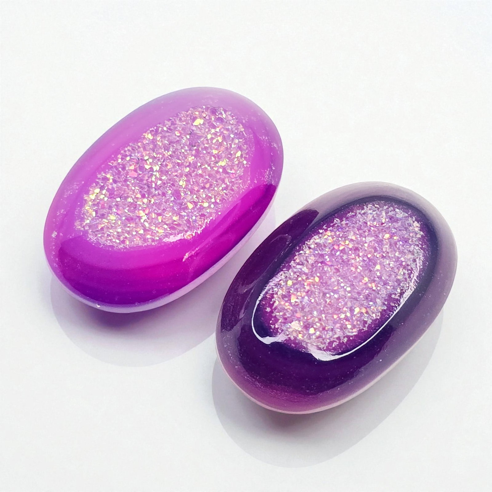 29 ct Natural Good Druzy: Gemstones: Natural Druzy /Carat Weights: 29 ct /Size or Dimensions: 22 X 14 X 6 mm /Treatment: Dyed