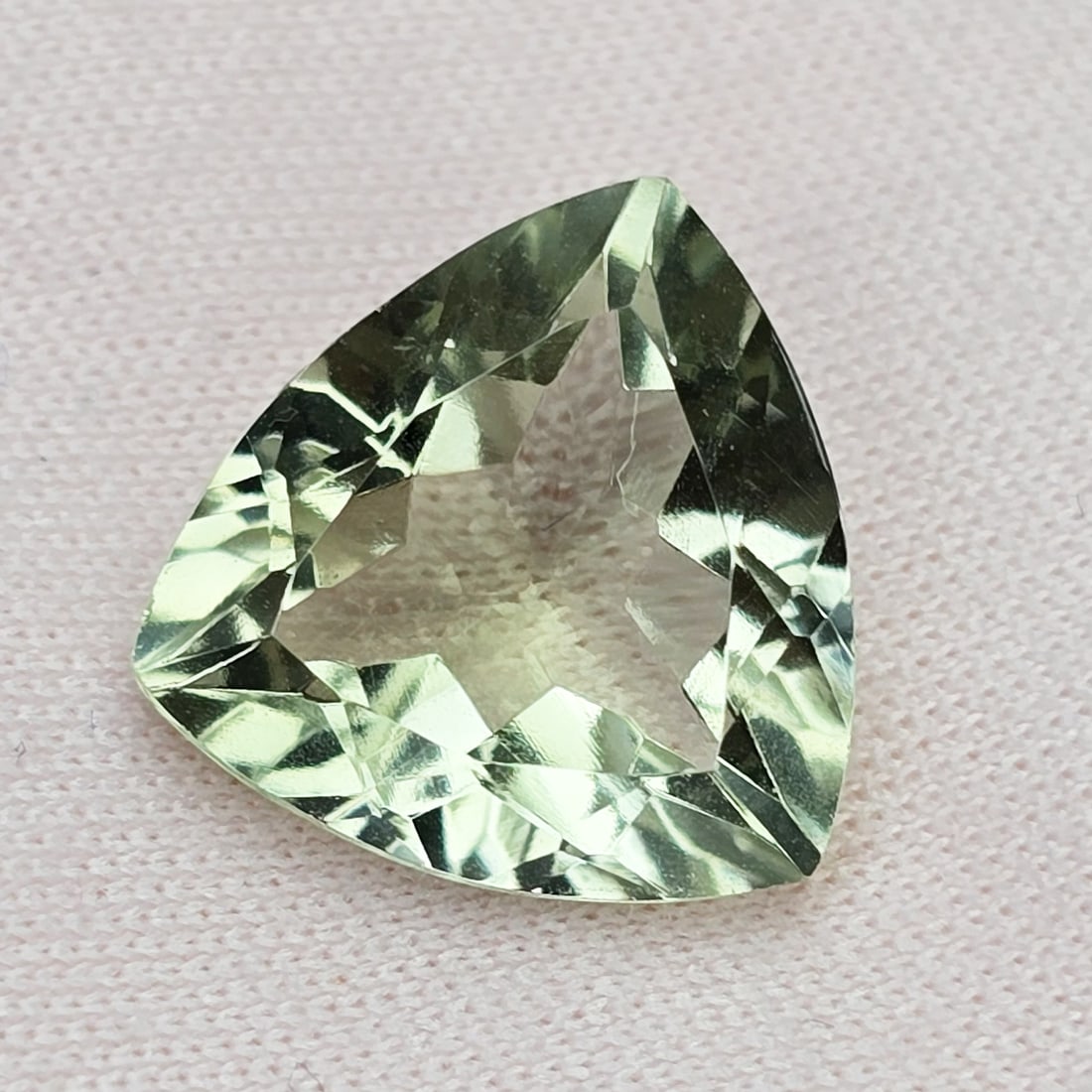 5.83 Ct "Top Quality" Natural Green Amethyst: Gemstones: Natural Green Amethyst /Carat Weights: 5.83 Ct /Size or Dimensions: 13 X 13 X 6.80 mm / Treatment: Heated
