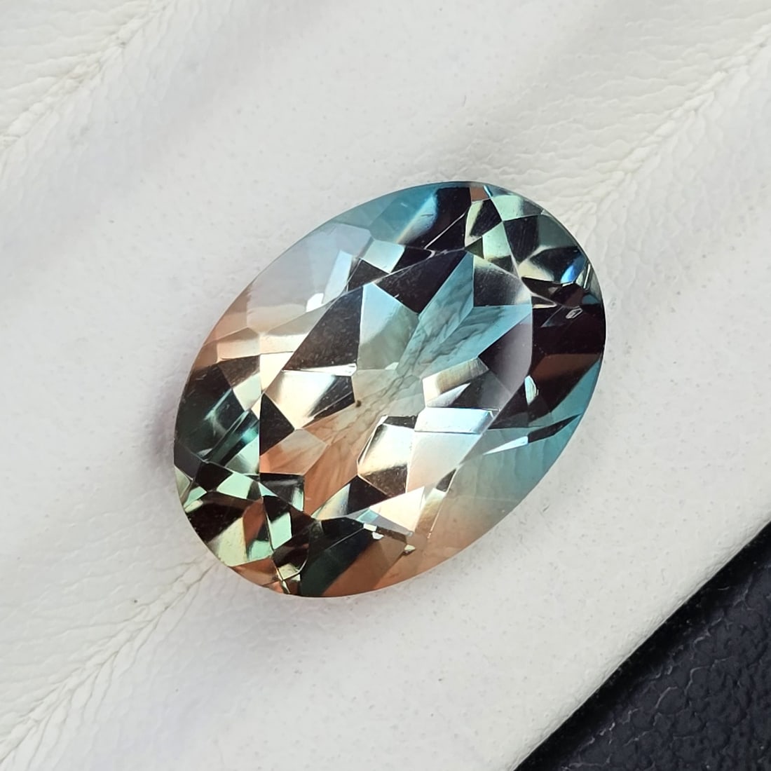6.28 Ct "Beautiful"Aqua Terra Costa Doublet Quartz: "Gemstones: Natural Quartz /Carat Weights: 6.28 ct /Size or Dimensions: 14 X 10 mm Approx /Treatment: Doublet QuartzThis beautiful gemstone is crafted from two layers of natural quartz, forming a stun