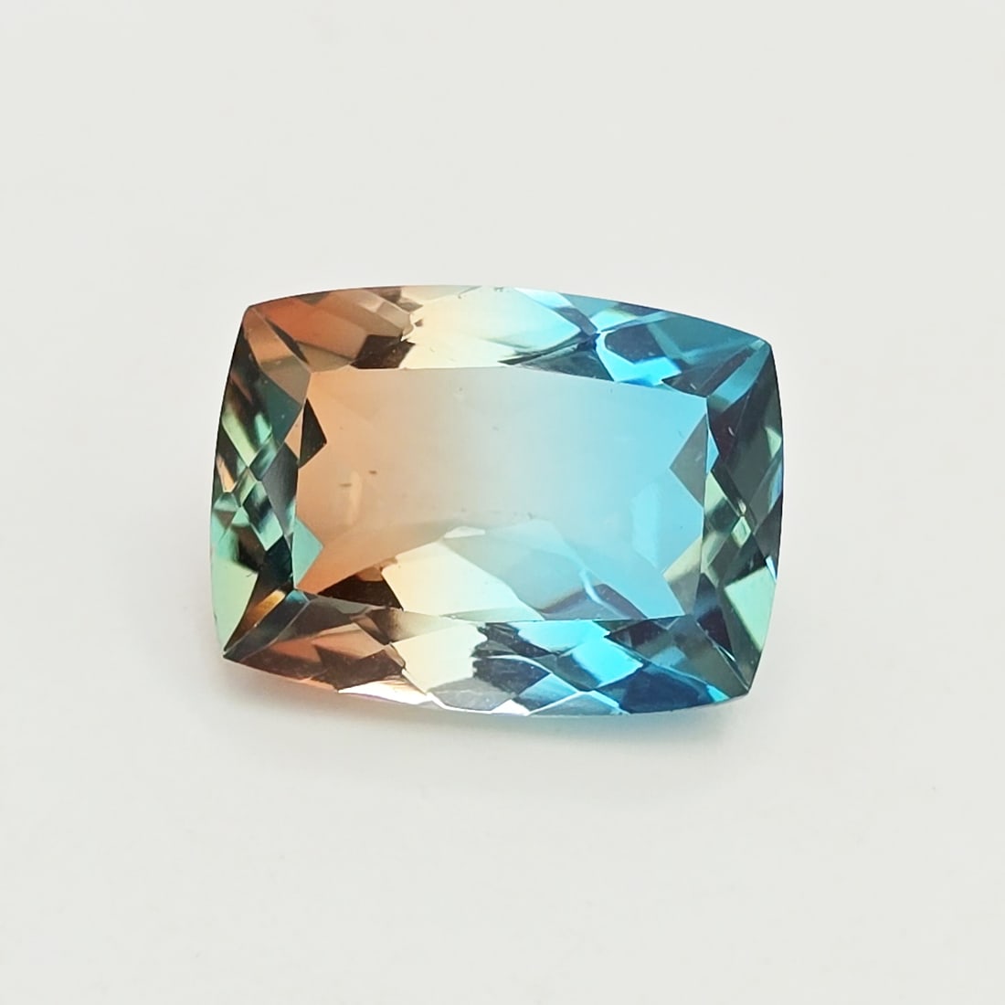 10.48 Ct "Beautiful"Aqua Terra Costa Doublet Quartz: "Gemstones: Natural Quartz /Carat Weights: 10.48 ct /Size or Dimensions: 16 X 12 mm Approx /Treatment: Doublet QuartzThis beautiful gemstone is crafted from two layers of natural quartz, forming a stu