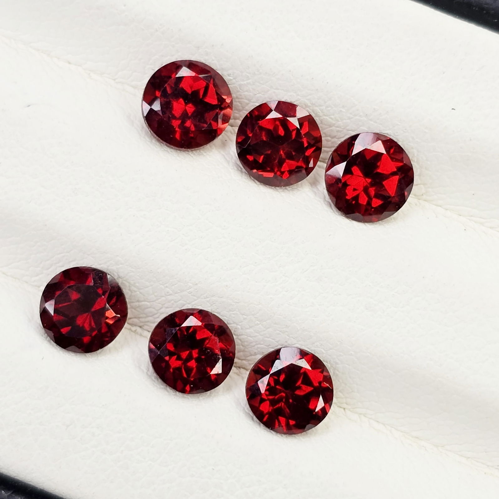 4.85 Ct Natural Red Garnet Round Set (1 of 3)