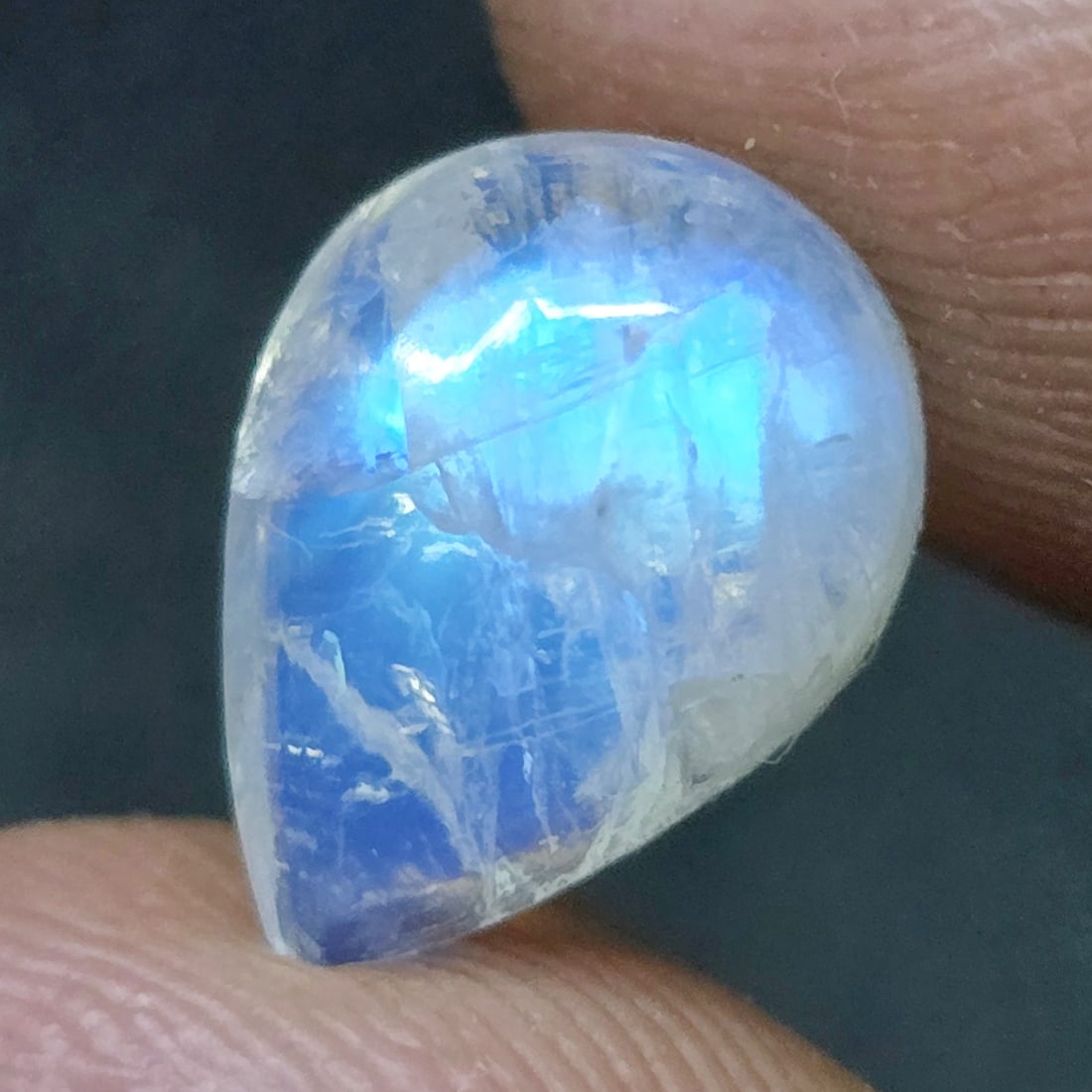 4.70 Ct Natural Royal Blue Moonstone: Gemstones: Natural Blue Moonstone /Carat Weights: 4.70 Ct /Size or Dimensions: 13 X 9 X 5 mm
