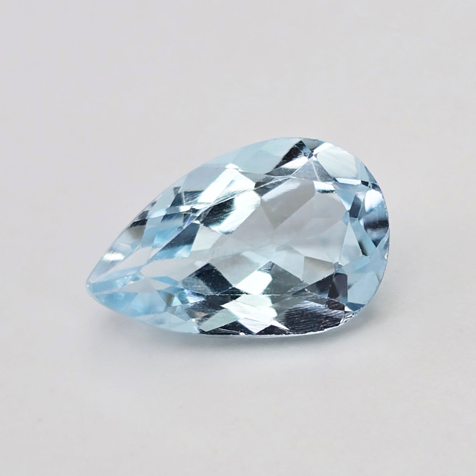 2.75 ct Natural Blue Topaz: Gemstones: Natural Blue Topaz /Carat Weights: 2.75 ct /Size or Dimensions: 11.20 X 7.20 X 4.70 mm /Treatment: Irradiated