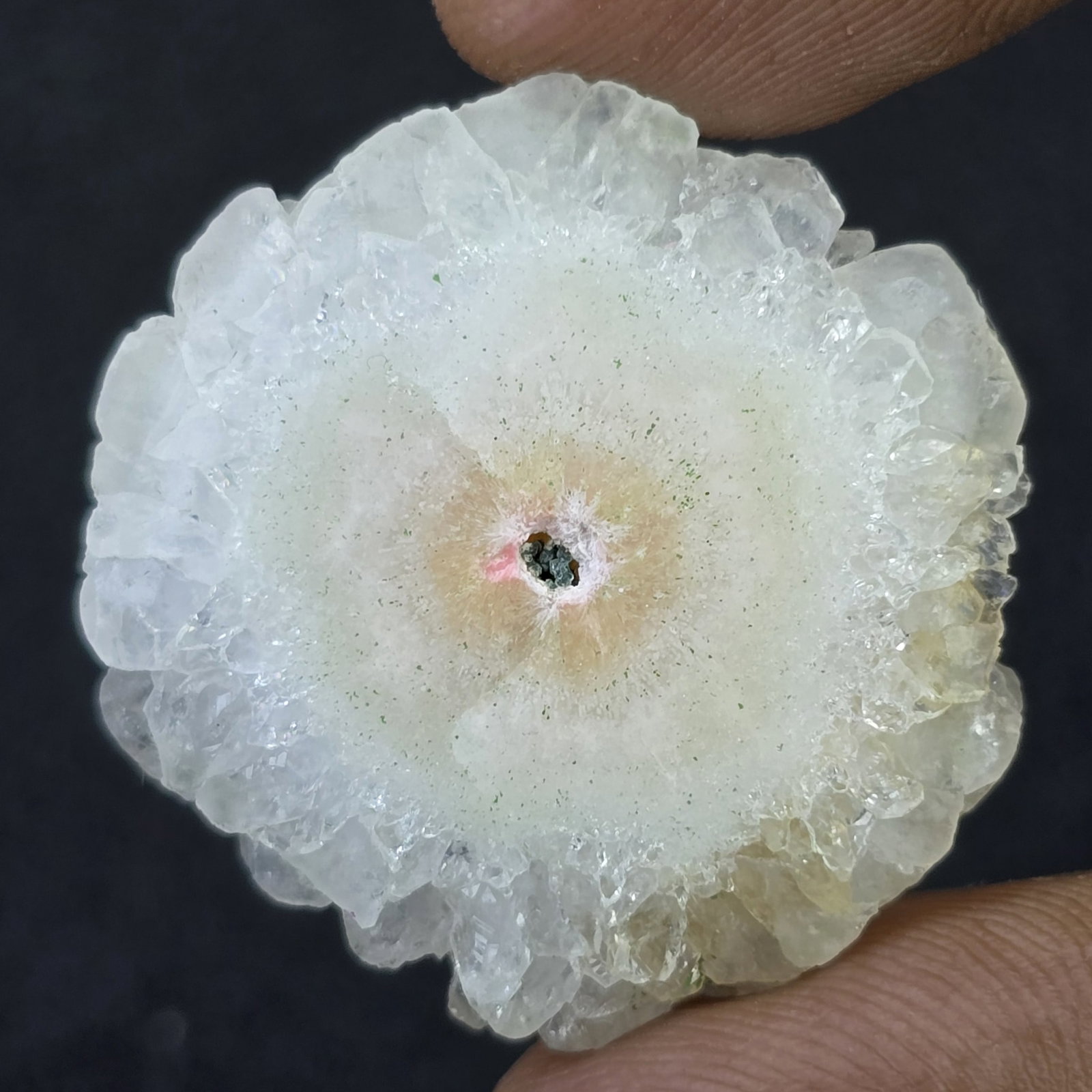 44.85 ct Natural Solar Quartz: Gemstones: Natural Solar Quartz /Carat Weights: 44.85 ct /Size or Dimensions: 45 X 44 X 12 mm /Treatment: No