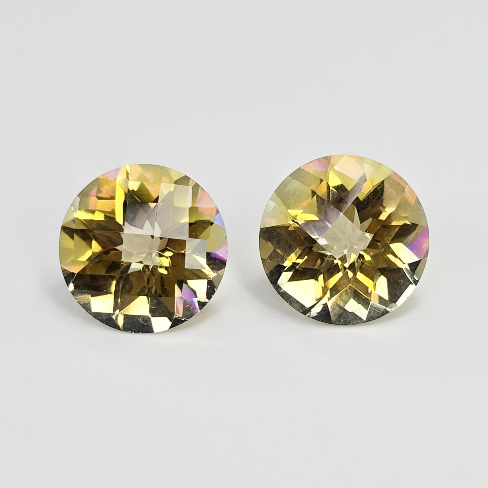 6.18 ct "Top Qulaity" Natural Yellow Mystic Quartz Pair: Gemstones: Natural Mystic Quartz /Carat Weights: 6.18 ct /Size or Dimensions: 10 X 10 mm /Treatment: Coated