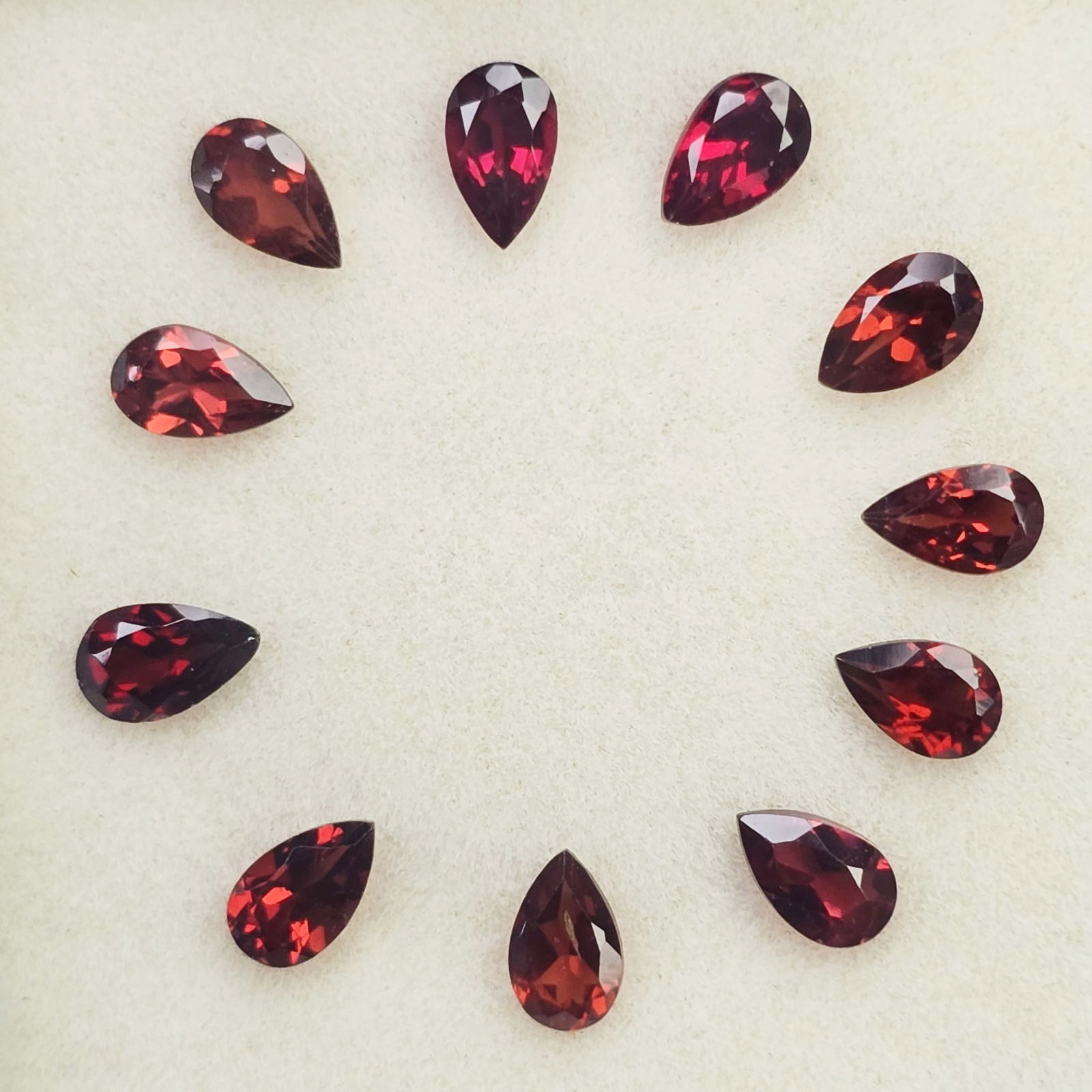 3.16 Ct Natural Red Garnet Pear Set: Gemstones: Natural Red Garnet /Carat Weights: 3.16 ct /Size or Dimensions: 5 X 3 mm Approx