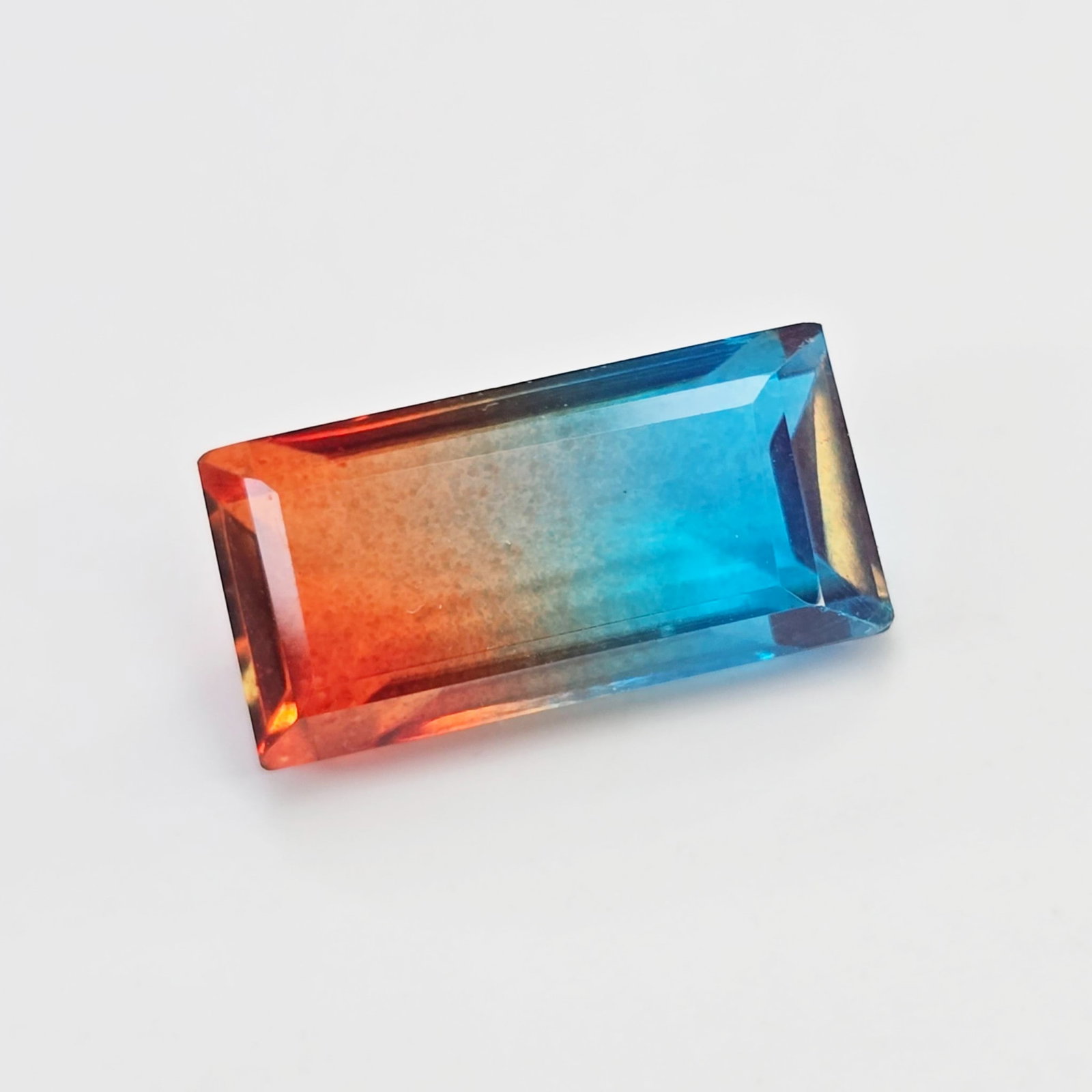 7.26 Ct "Beautiful"Aqua Terra Costa Doublet Quartz: Gemstones: Natural Quartz /Carat Weights: 7.26 ct /Size or Dimensions: 11 X 8 mm Approx /Treatment: Doublet QuartzThis beautiful gemstone is crafted from two layers of natural quartz, forming a stunni