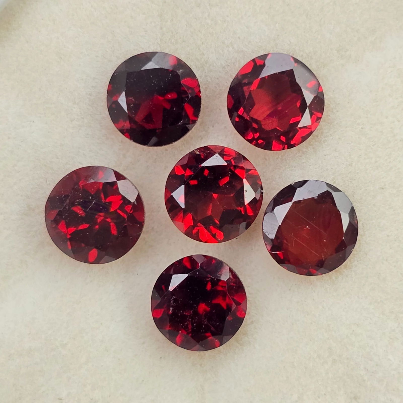 4.76 Ct Natural Red Garnet Round Set (1 of 2)