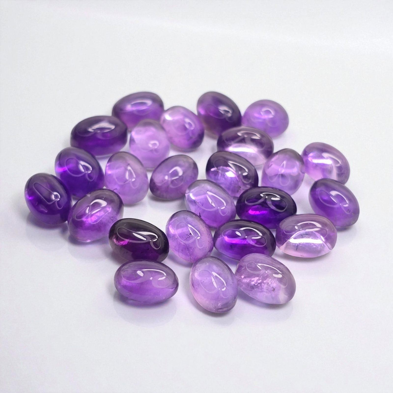 23.15 ct Natural African Amethyst Cab Set: Gemstones: Natural African Amethyst /Carat Weights: 23.15 ct /Size or Dimensions: 5 X 7 mm /Origin : Africa