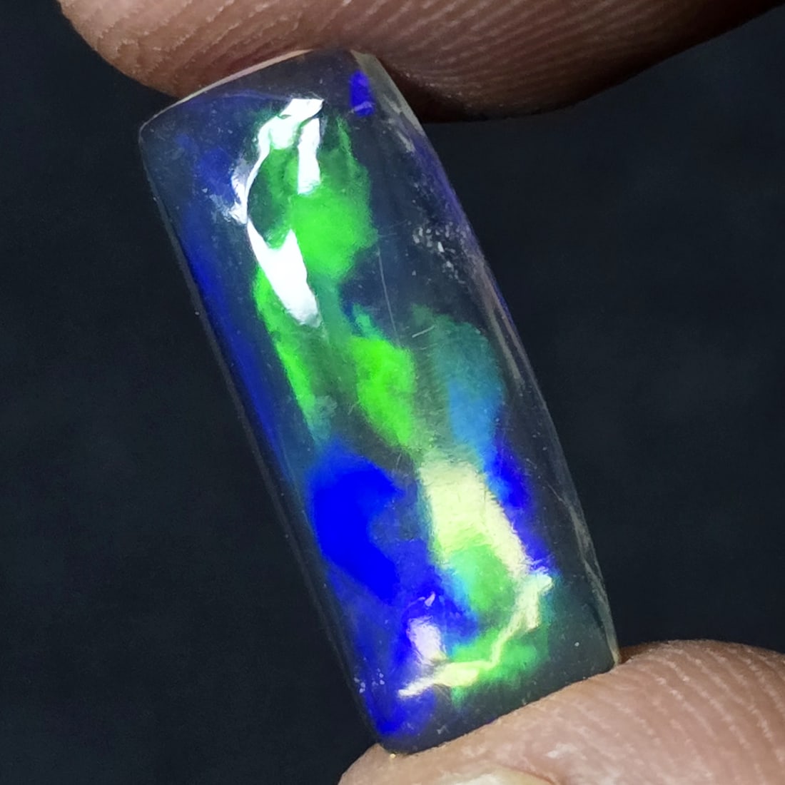 2.75 Ct Natural Ethiopian Fire Opal: Gemstones: Natural Fire Opal /Carat Weights: 2.75 ct /Size or Dimensions: 16 X 7 X 4 mm /Treatment: No