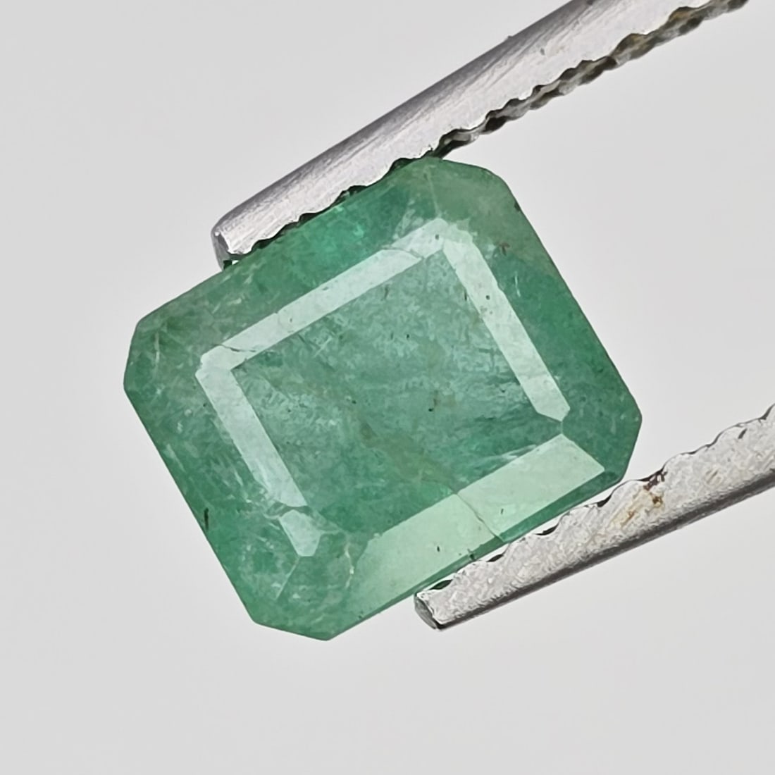 1.09 ct Natural Zambian Emerald: Gemstones: Natural Emerald /Carat Weights: 1.09 ct /Size or Dimensions: 6.30 X 5.50 X 3.60 mm Approx /Treatment : Colorless Oil