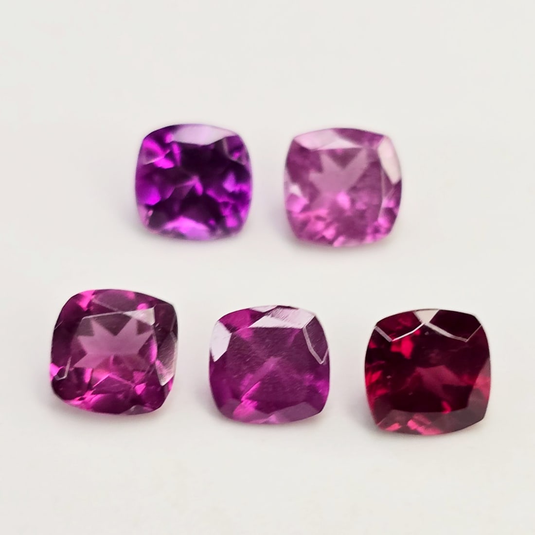 3.56 Ct Natural Rhodolite Garnet Set: Gemstones: Rhodolite Garnet /Carat Weights: 3.56 ct /Size or Dimensions: 5 X 5 mm