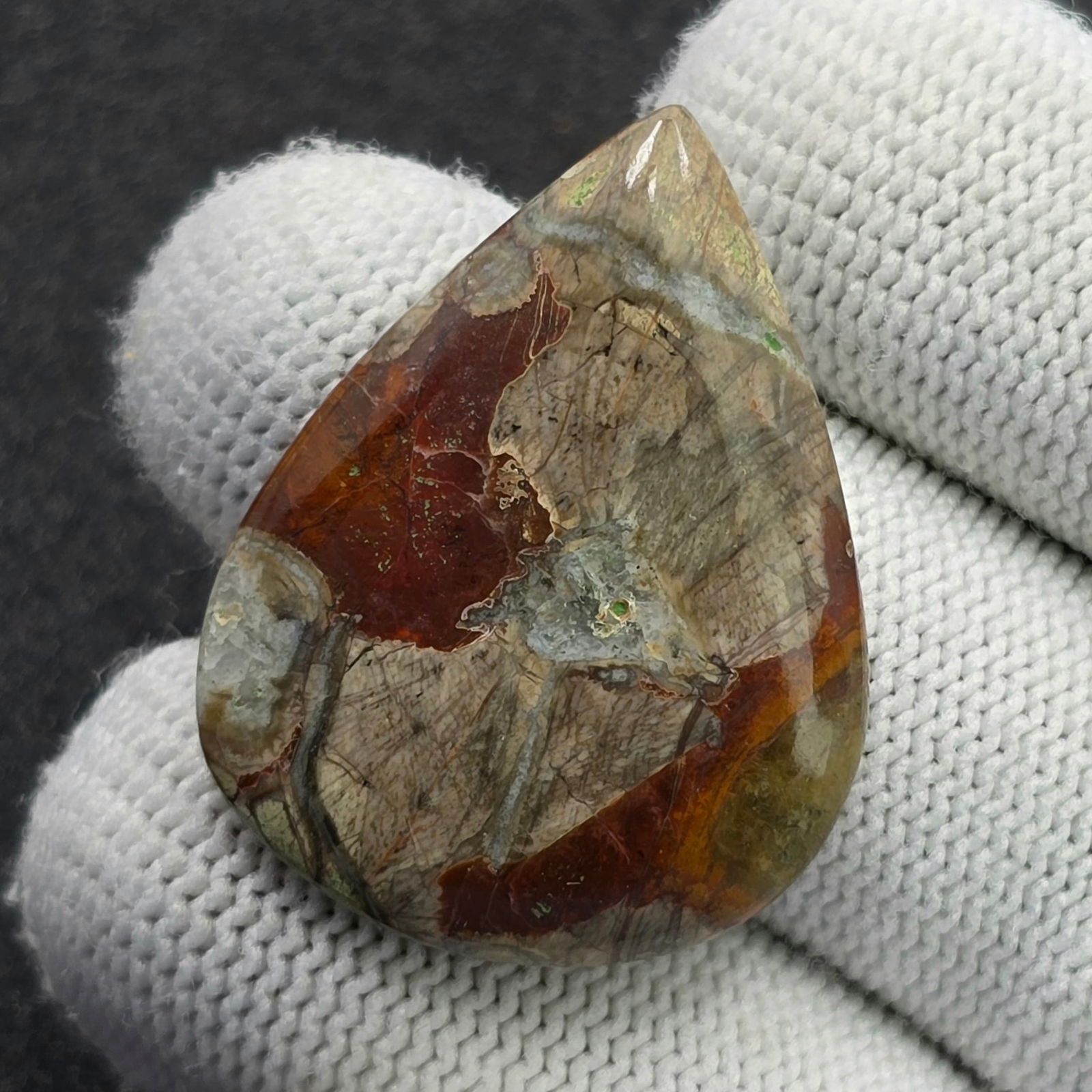 35 Ct Natural Mushroom Jasper: Gemstones: Natural Mushroom Jasper /Carat Weights: 35 ct /Size or Dimensions: 34 X 26 X 5 mm /Treatment: No