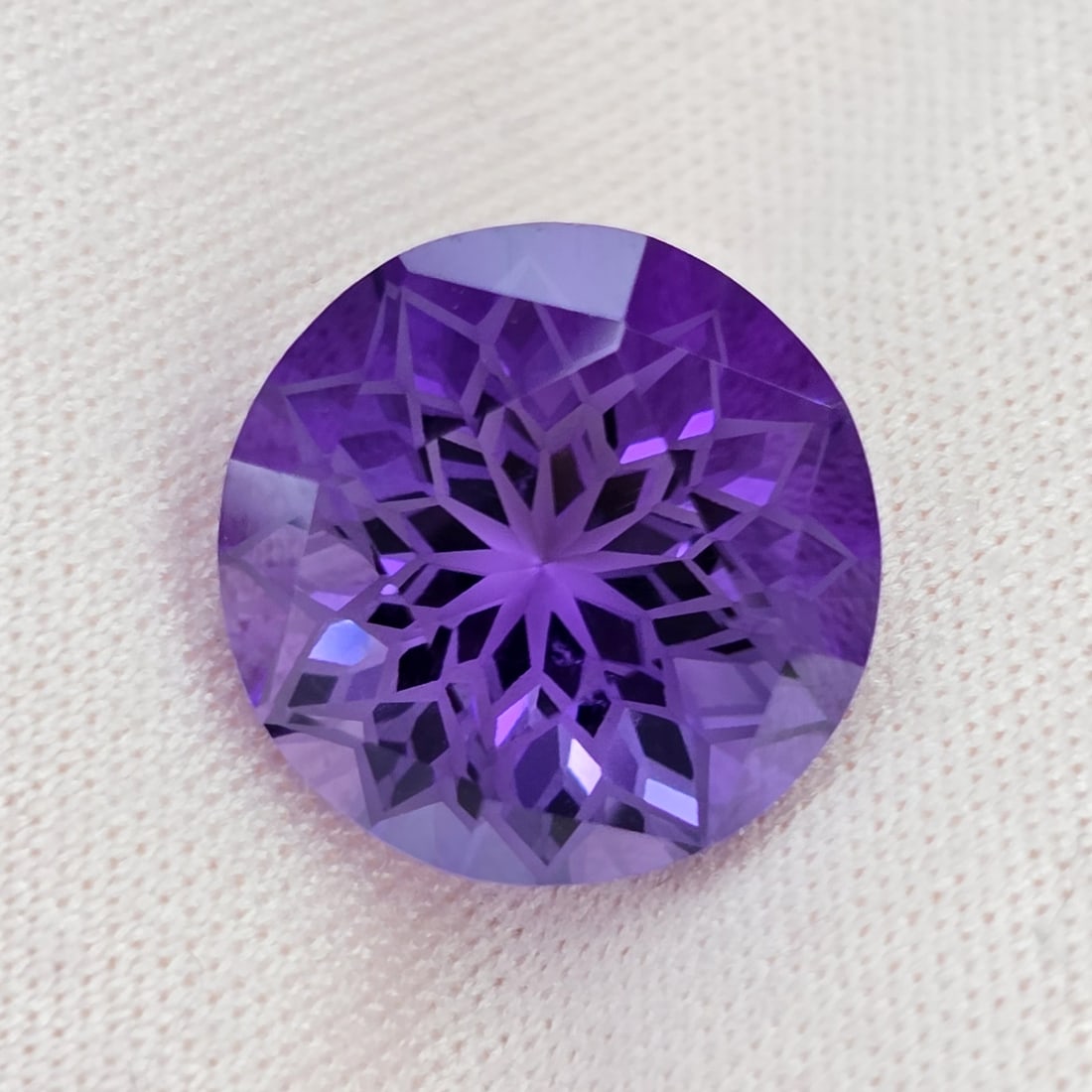 6.33 ct "Top Quality" Natural Deep Purple African Amethyst: Gemstones: Natural African Amethyst /Carat Weights: 6.33 ct /Size or Dimensions: 12 X 12 X 8.60 mm /Origin : Africa