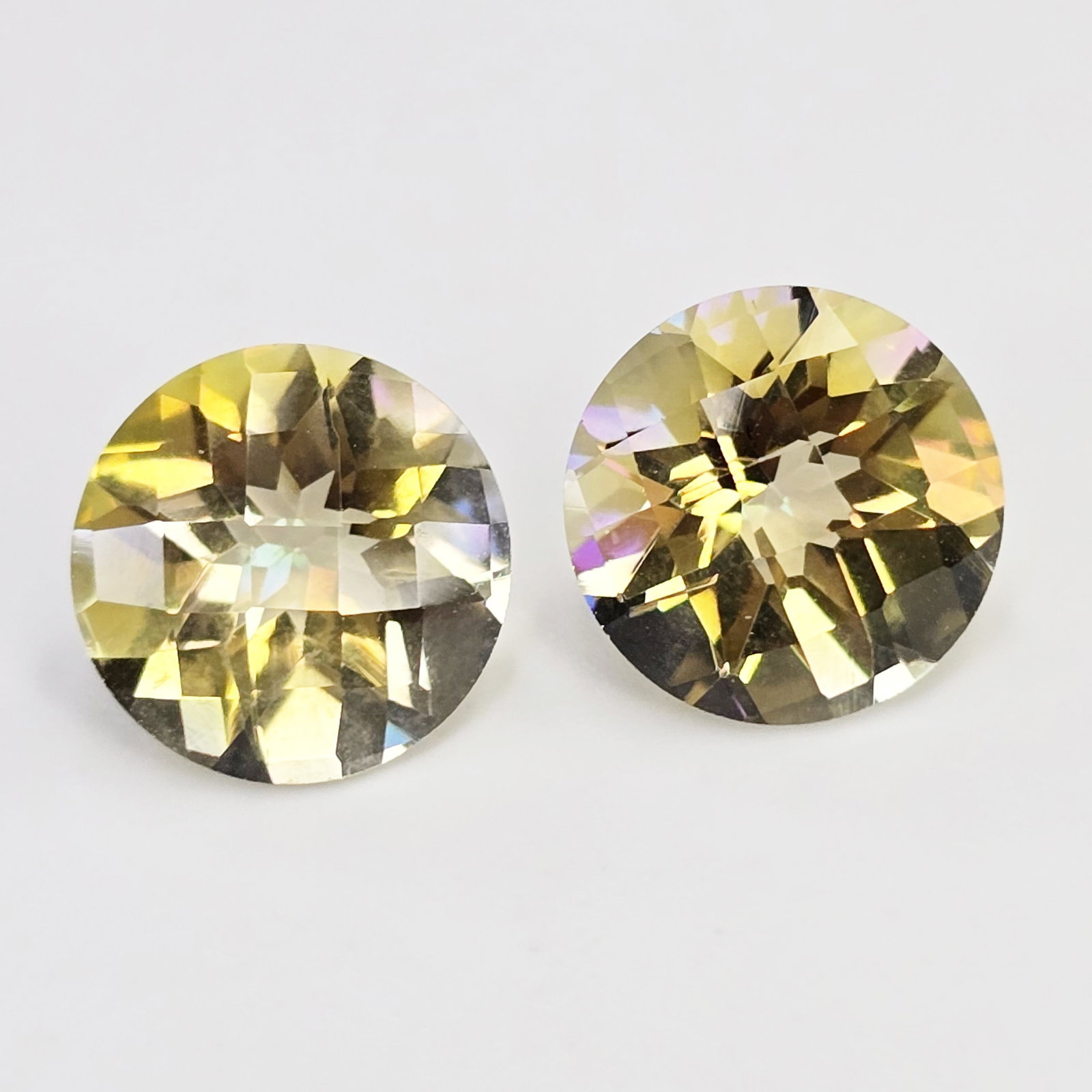 6.22 ct "Top Qulaity" Natural Yellow Mystic Quartz Pair: Gemstones: Natural Mystic Quartz /Carat Weights: 6.22 ct /Size or Dimensions: 10 X 10 X 6.60 mm /Treatment: Coated