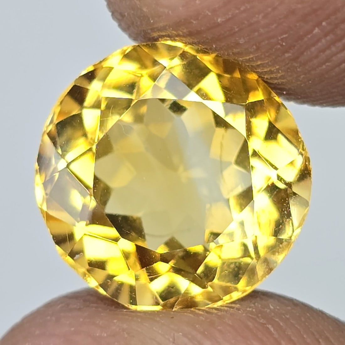 4.91 Ct "Top Quality" Natural Citrine: Gemstones: Natural Citrine /Carat Weights: 4.91 Ct /Size or Dimensions: 10.60 X 10.60 X 7.30 mm