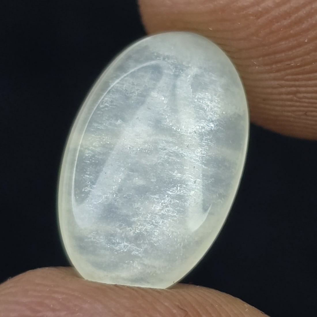 4.38 ct Natural White Moonstone: Gemstones: Natural Peach Moonstone /Carat Weights: 4.38 ct /Size or Dimensions: 14.70 X 9.30 X 4.30 mm Approx