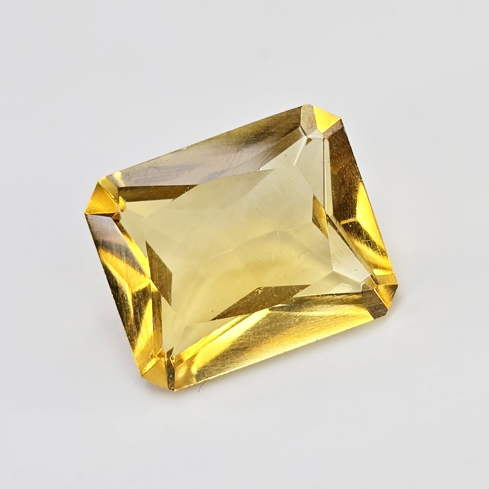 6.71 Ct "AAA Grade" Natural Citrine: Gemstones: Natural Citrine /Carat Weights: 6.71 Ct /Size or Dimensions: 13.40 X 11 X 6.20 mm Approx