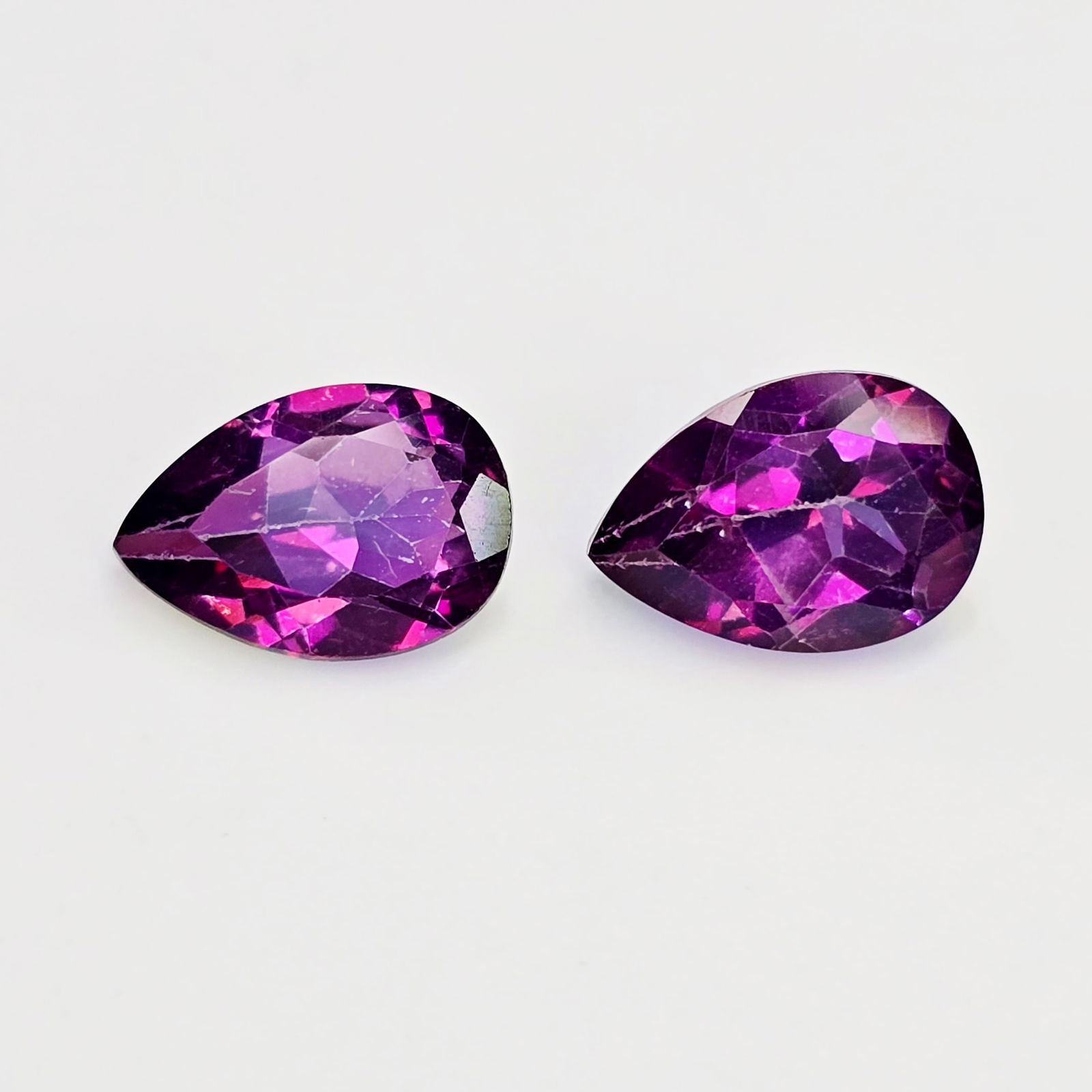 4.60 ct Natural Lulaby Mystic Topaz Pair: Gemstones: Natural Mystic Topaz /Carat Weights: 4.60 ct /Size or Dimensions: 10 X 7 mm /Treatment: Coated