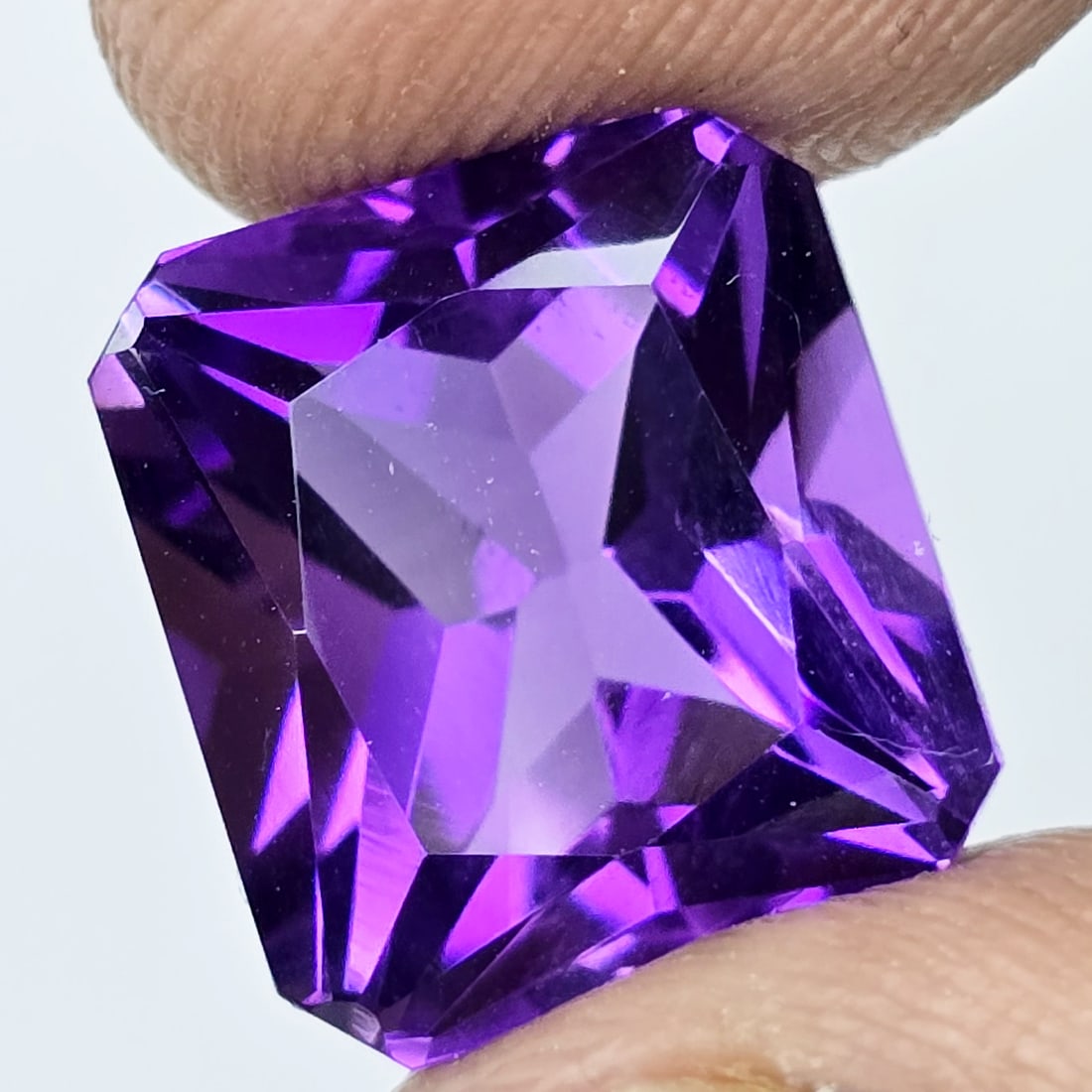 7.63 ct "Top Quality" Natural Deep Purple African Amethyst: Gemstones: Natural African Amethyst /Carat Weights: 7.63 ct /Size or Dimensions: 12 X 11 X 8.60 mm /Origin : Africa