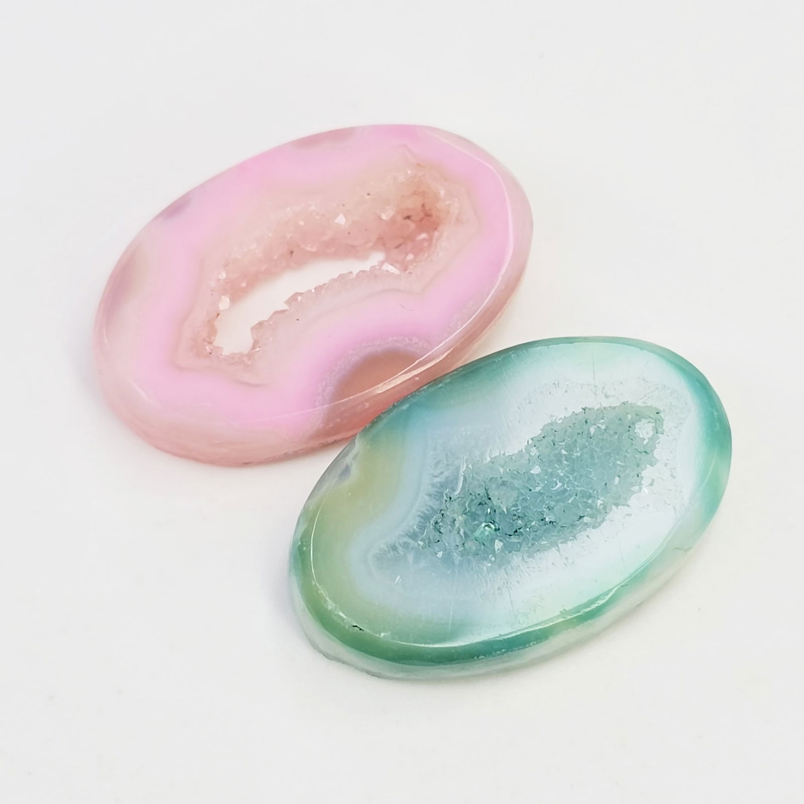 23.44 Ct Natural Onyx Druzy Lace Pair: Gemstones: Natural Onyx /Carat Weights: 23.44 ct /Size or Dimensions: 22 X 14 X 4.50 mm /Treatment: Coated