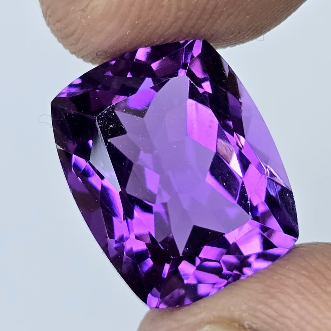 8.57 ct "Top Quality" Natural Deep Purple African Amethyst: Gemstones: Natural African Amethyst /Carat Weights: 8.57 ct /Size or Dimensions: 14 X 11 X 8.70 mm /Origin : Africa