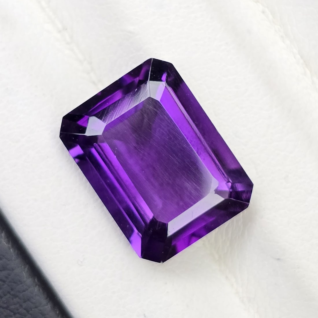 4.97 ct "Top Quality" Natural Deep Purple African Amethyst: Gemstones: Natural African Amethyst /Carat Weights: 4.97 ct /Size or Dimensions: 12.50 X 9.50 X 5.70 mm /Origin : Africa
