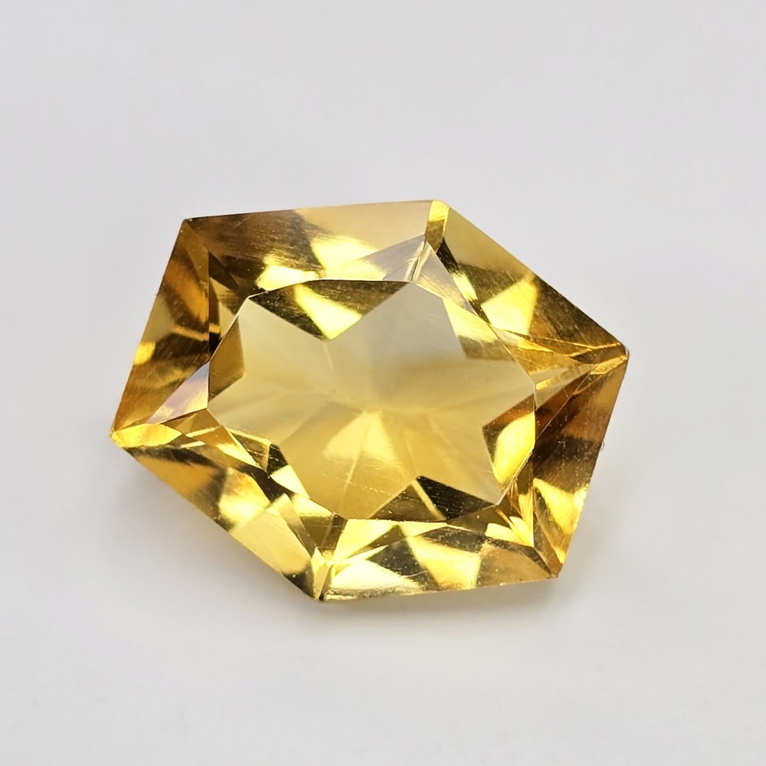 6.12 Ct "AAA Grade" Natural Citrine: Gemstones: Natural Citrine /Carat Weights: 6.12 Ct /Size or Dimensions: 13 X 12 X 7 mm