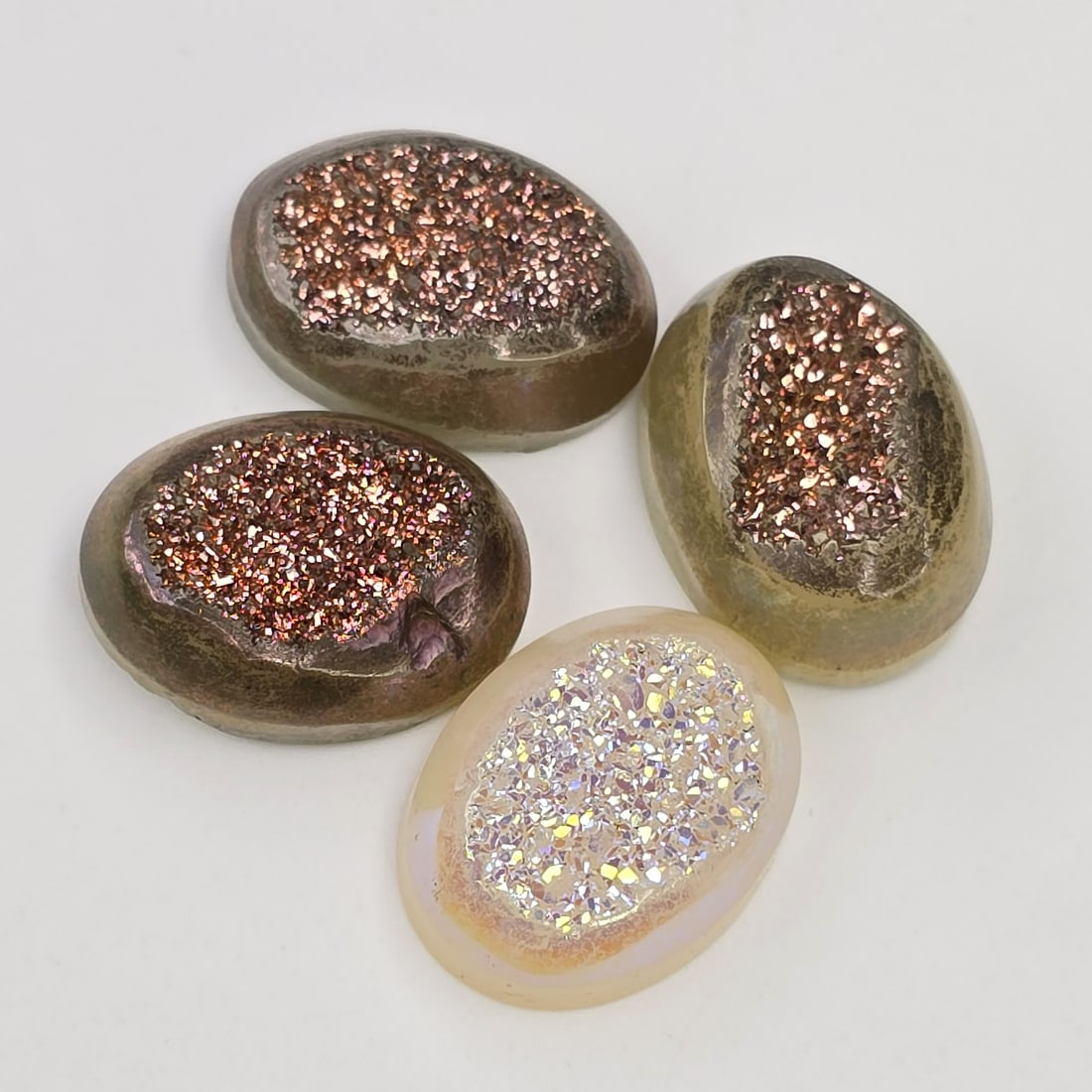 33.57 ct Natural Good Druzy Set: Gemstones: Natural Druzy /Carat Weights: 33.57 ct /Size or Dimensions: 16 X 12 mm /Treatment: Dyed