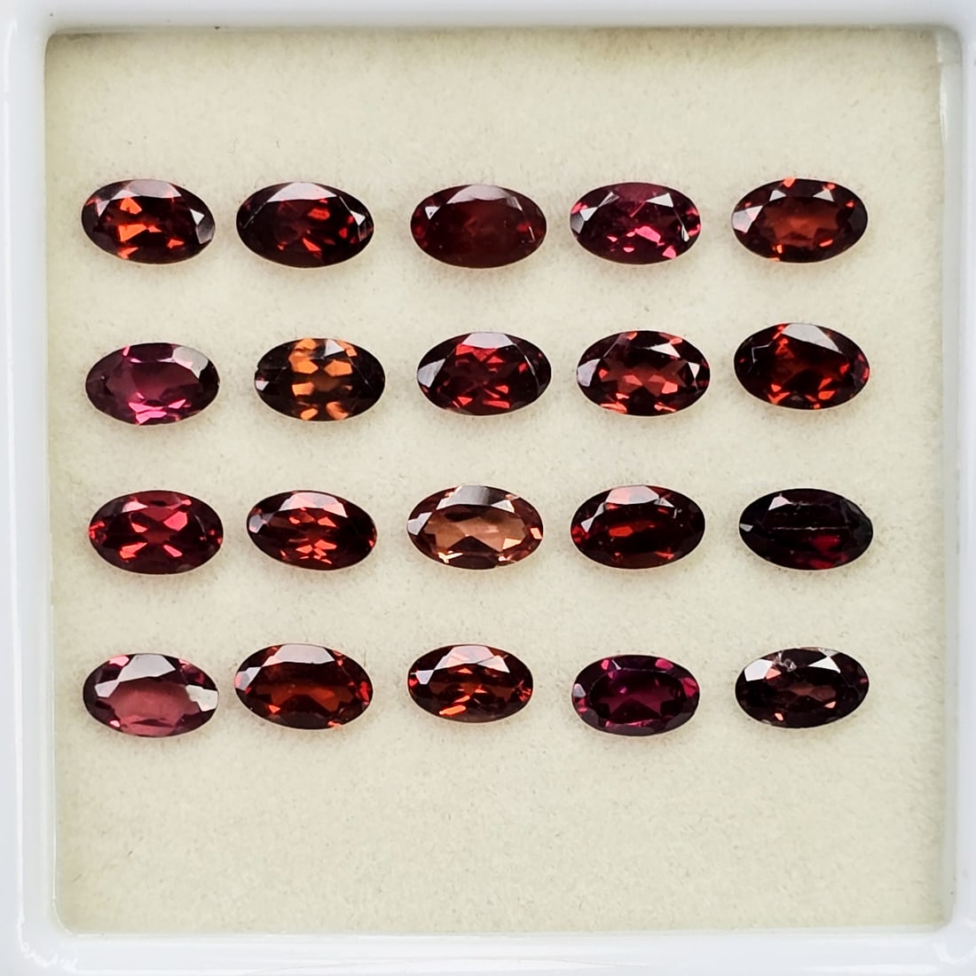 6.20 Ct Natural Red Garnet Oval Set (1 of 2)