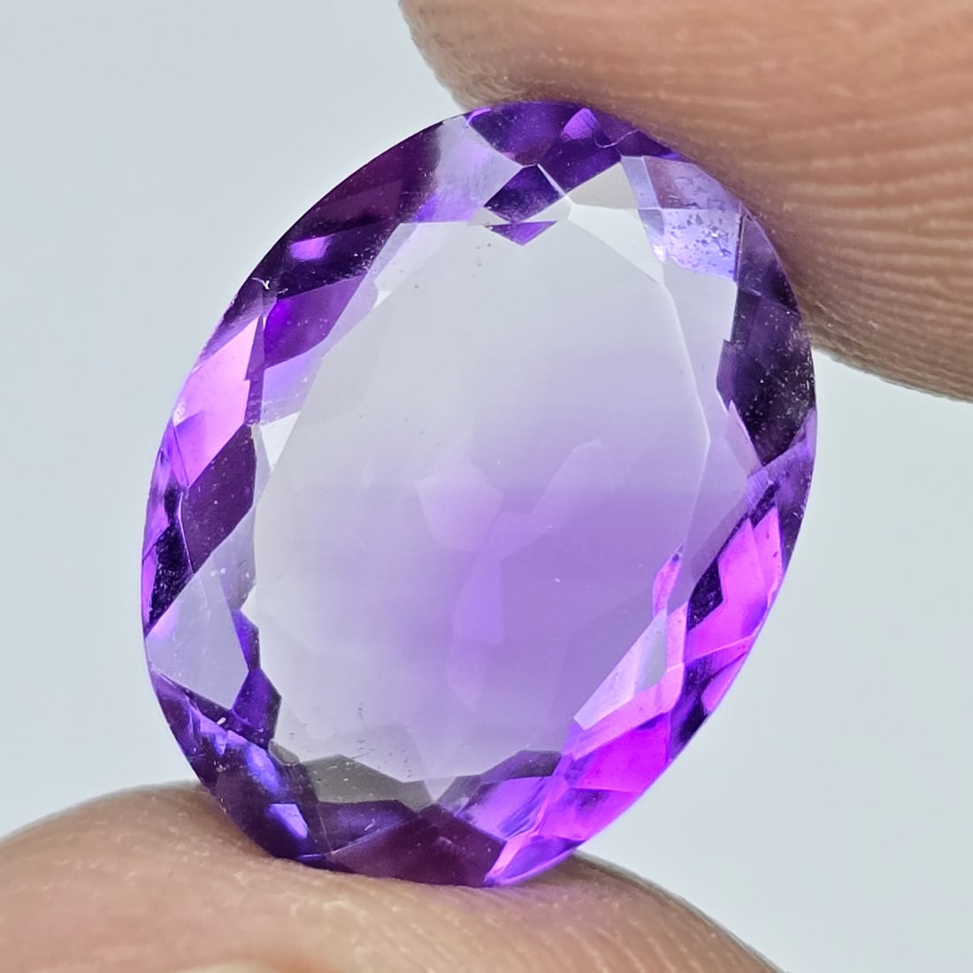 4.17 ct "Top Quality" Natural Purple African Amethyst: Gemstones: Natural African Amethyst /Carat Weights: 4.17 ct /Size or Dimensions: 13.30 X 10.30 X 4.80 mm /Origin : Africa