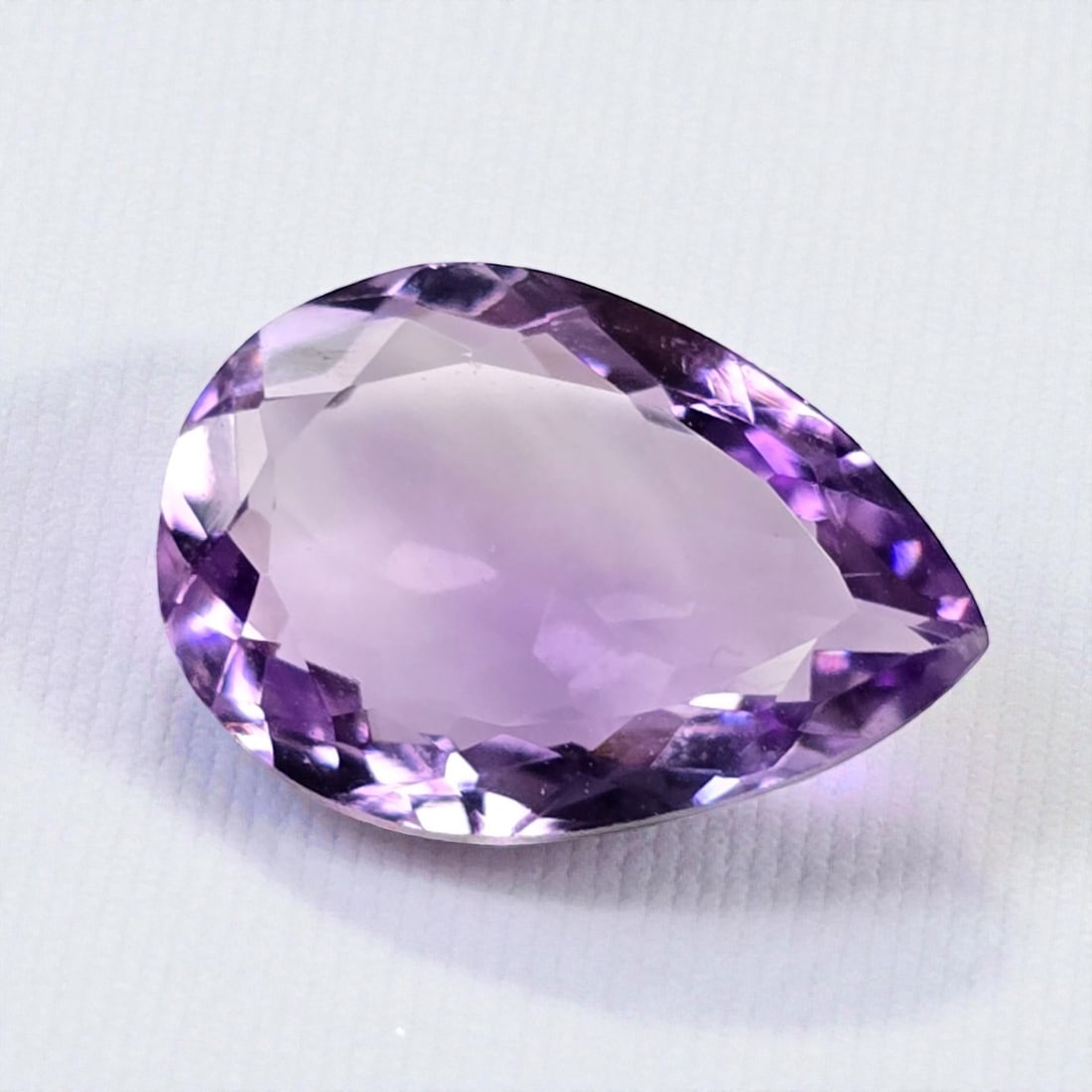 3.95 ct "Top Quality" Natural Purple Amethyst: Gemstones: Natural African Amethyst /Carat Weights: 3.95 ct /Size or Dimensions: 14 X 10 X 5 mm /Origin : Africa
