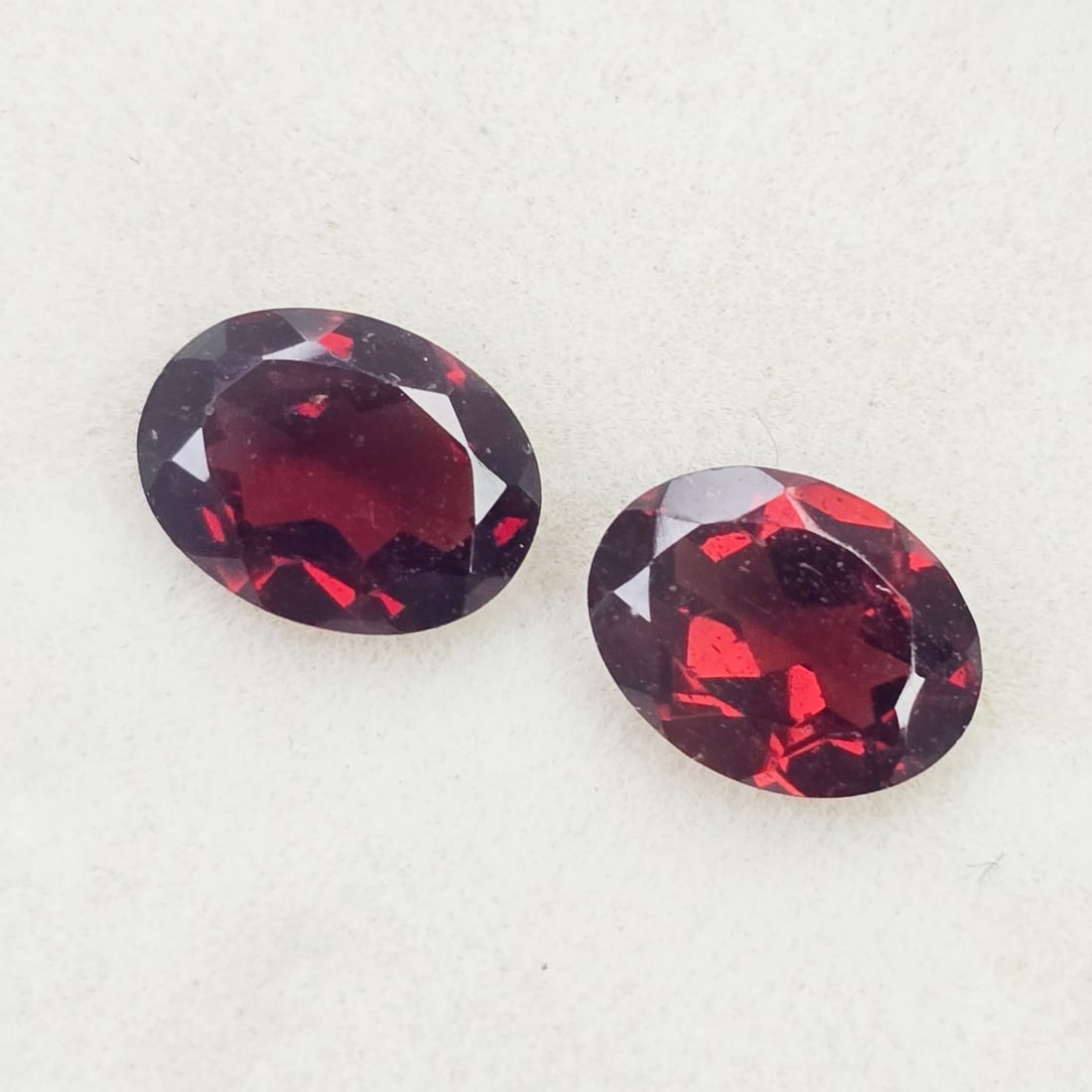 2.55 Ct Natural Red Garnet Oval Pair (1 of 2)